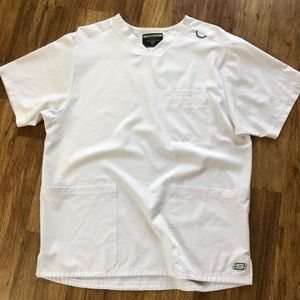 Men’s scrub top